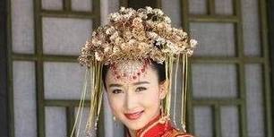 她出生权贵，17岁嫁咸丰，19岁去世，从未进过皇宫却被封皇后