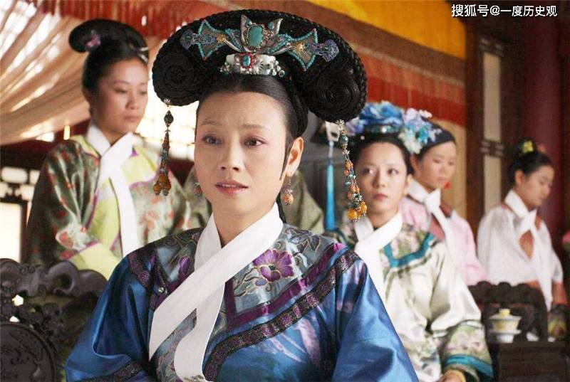 清朝皇妃脖子上戴的白布条有什么用？其实是为了方便帝王