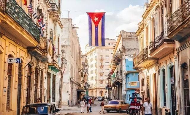 古巴被美国封锁长达60年，为什么就是不肯向美国低头？