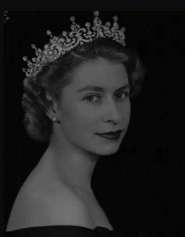 愿永远活在10岁的女王：做了英国70年的国王，唯独没有好好做自己