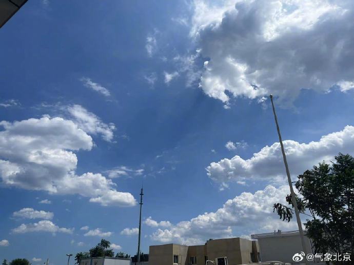 北京继续晴晒闷热模式 最高气温34℃